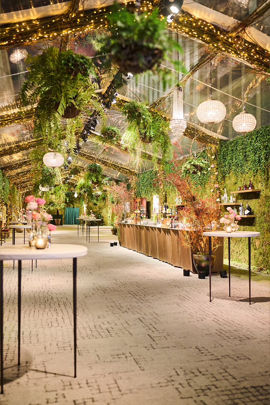 galadinere image grid image stand 2 900x1349px