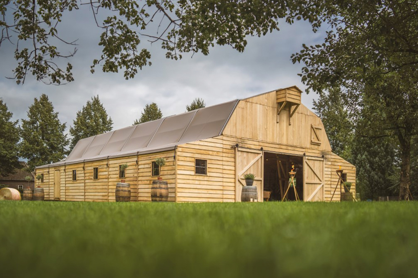 thebarn domein afbeeldinggrid overlappendeafbeeldingrechts 900x1351px