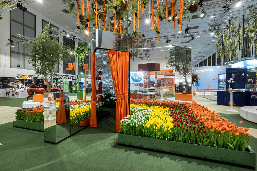 template events image grid overlay image right 900x1351px